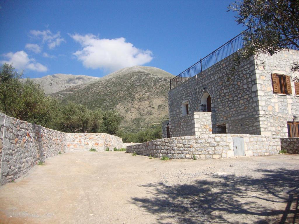 Kafiona Guesthouse Pírgos Dhiroú Exteriör bild